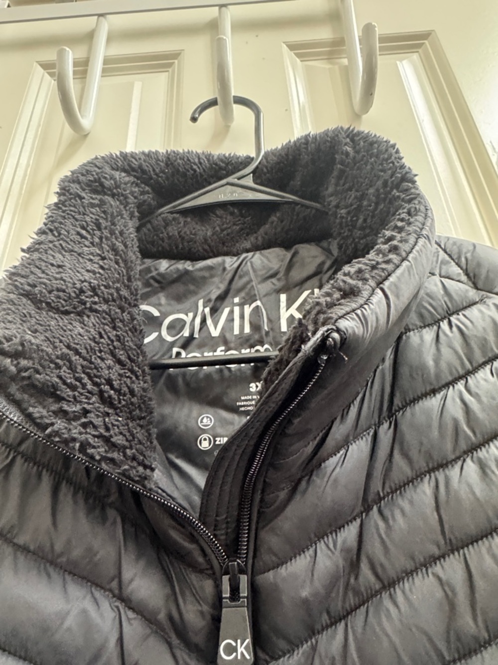 Calvin Klein Black Quilted Performance Vest - Picture 2 of 8
